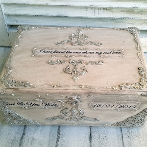 Caja de tarjetas de boda de madera de plata marfil, adornos barrocos vintage de plata, personalización: los nombres y la fecha de la boda. Caja de tarjetas de plata marfil