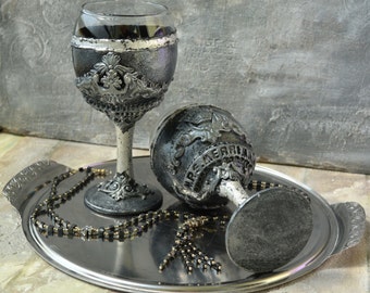 Custom Made Wine Glasses,Personalized glasses,Wedding glasses,Silver glasses,Silver Goblets,Hand painted glasses,King and queen crown glass
