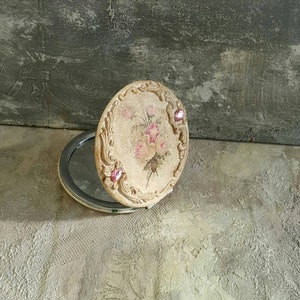 Miroir de poche, miroir en bois, cadeau de Noël, cadeau personnalisé, miroir de maquillage français orné, ensemble de vanité baroque, miroir de sac à main image 1