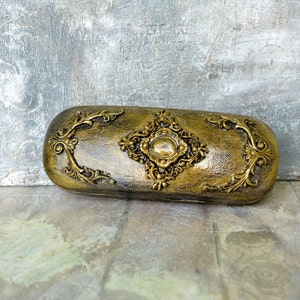 Golden eye glass case,Vintage eyeglass case,Antique Golden Art Nouveau Eye Glass Case,Hand painted optical case,Gift for her,Eyeglass holder