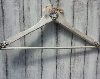 Wedding hanger, Bridal Hanger,Wedding dress hanger,wedding gift,Custom hanger,Personalized hanger, Shabby chic vintage rustic wedding hanger