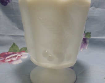 ヴィンテージ ウェストモアランド ミルクガラス ティーカップ
