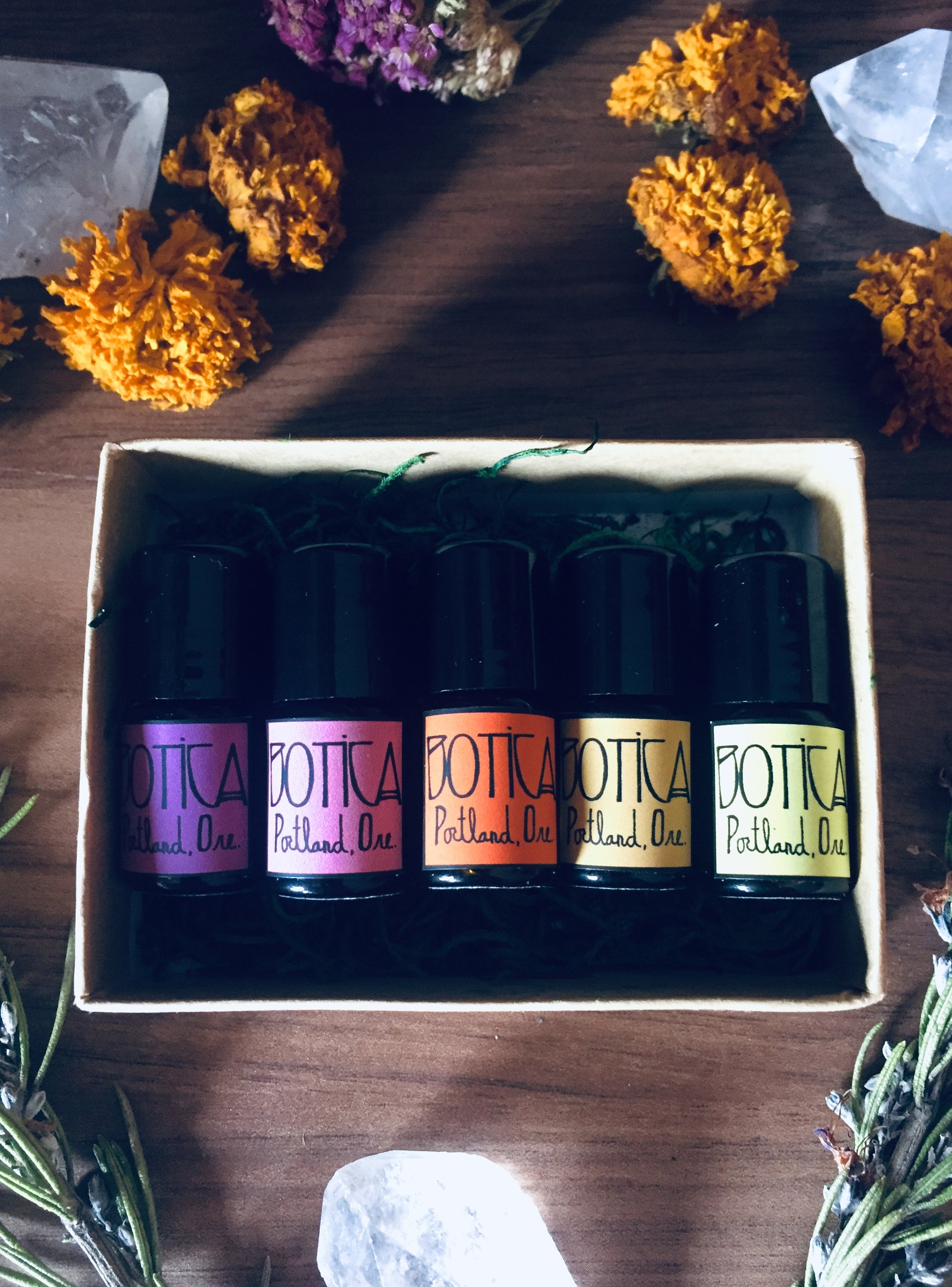 Natural Botanical Fragrance Oil Set >> Choose any five 2 ml bottles.