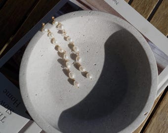 Pearl Drop Earrings / Natural Pearl / Gold