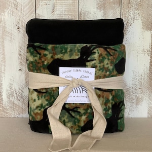 Personalized No Sew Knot Tie Fleece Blanket Throw Kit - Camo Deer Blanket - Tie Blanket- Hunters Blanket Gift - Personalize with Name
