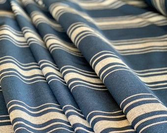 Tissu de style sac à grain lourd - Poids du rembourrage - Style ferme - Rayures blanches sur bleu / marine - 54 "de large - par yard
