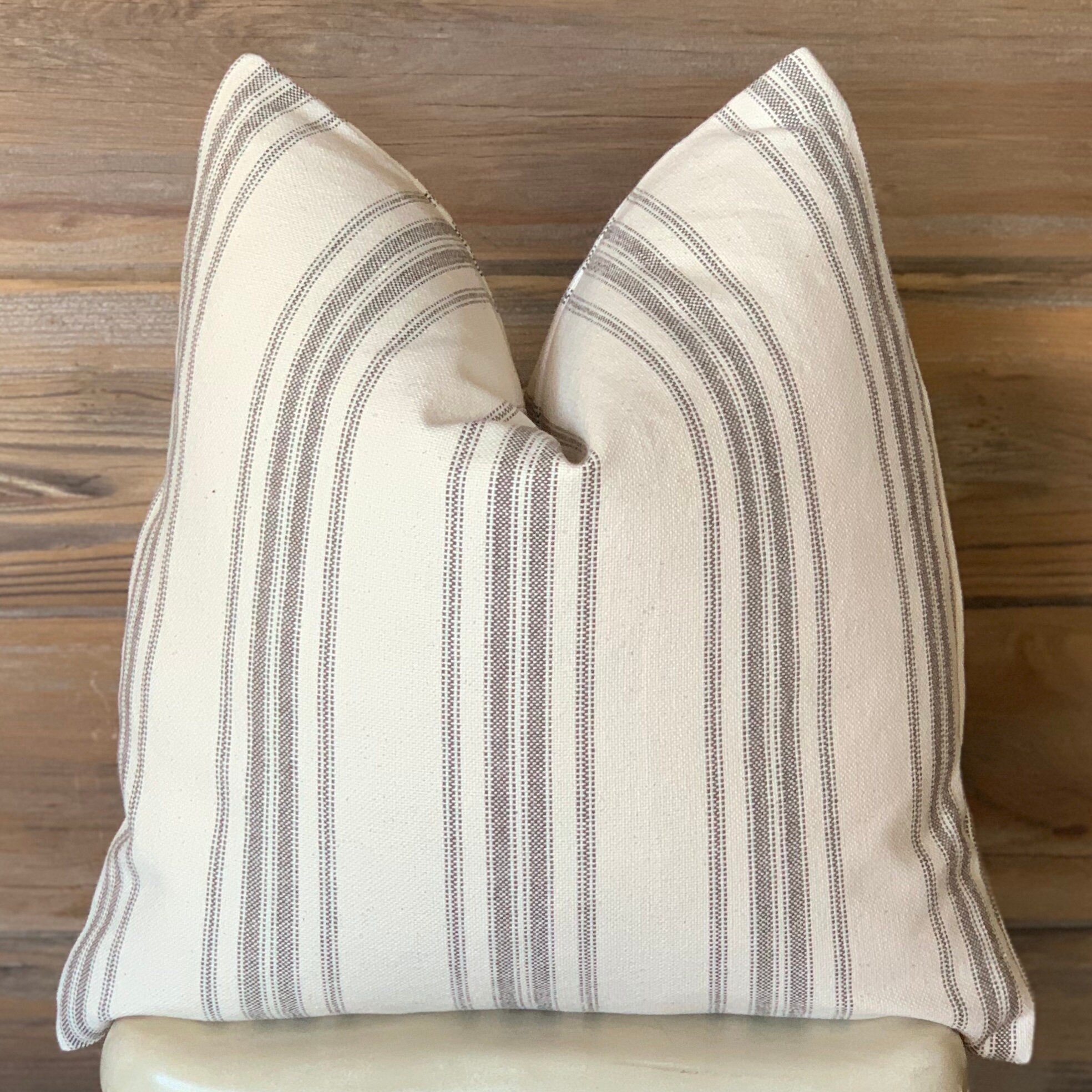 Down Pillow Insert - 100% Downproof Cotton - Knife Edge - 90/10 Feather and  Down Hypoallergenic Fill - 18x18 - Premium Quality