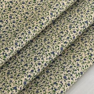 Klassischer Calico Blumenstoff - Blaue Mini Blumen Grüne Blätter - Calico Print - Baumwolle - lose Ware & Fat Quarter - 192