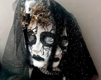 Trishara Nocturne, Sammler Goth Gruselige niedliche handgemachte weibliche figurative Skulptur Dark Gothic Sad Fantasy Pose, OOAK Art Doll
