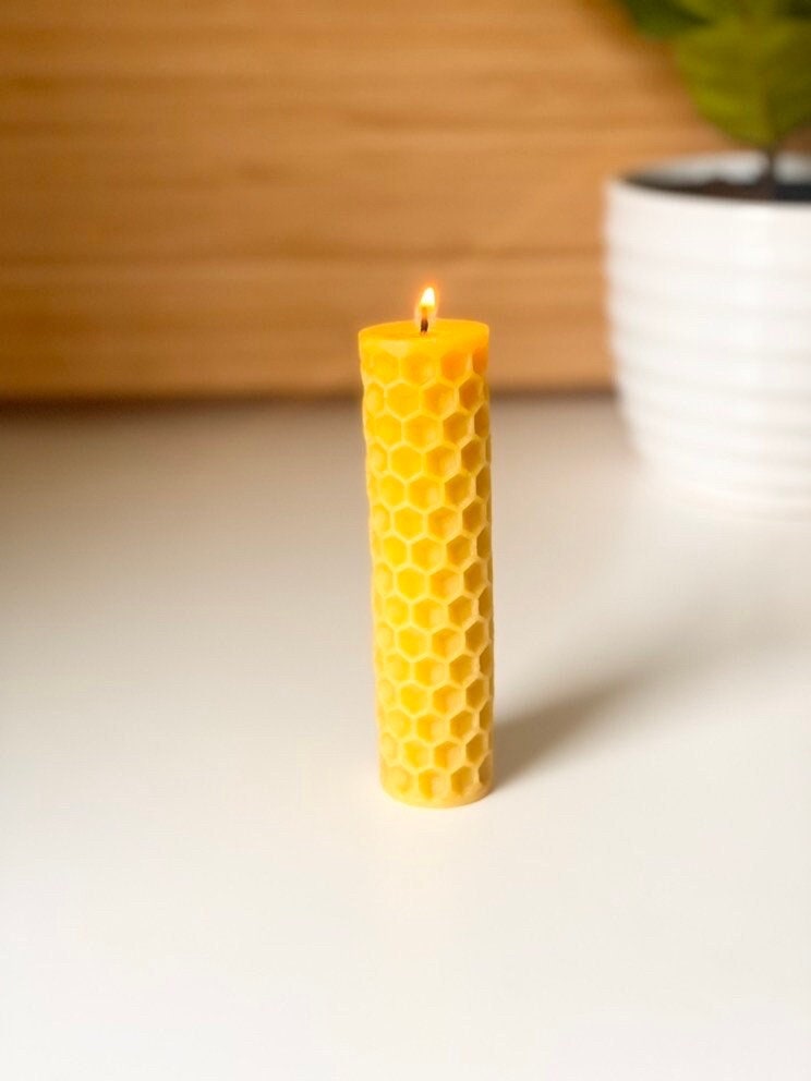 Candela a Colonna in 100% Pura Cera d'Api Extra Grande - Durata di 80 Ore - Stoppino in Cotone - Candela Senza Profumo per Emergenze - Regalo per Amanti delle Candele