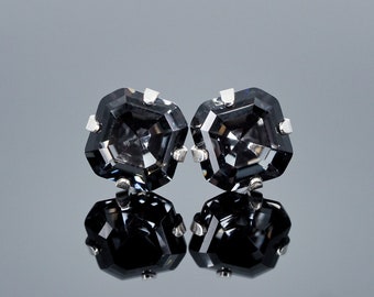 LV Swarovski Crystal Halo Stud Earrings- BLACK – Nomad'r Lifestyle Company