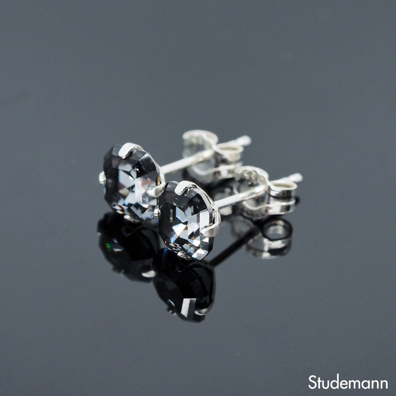 LV Swarovski Crystal Halo Stud Earrings- BLACK – Nomad'r Lifestyle Company