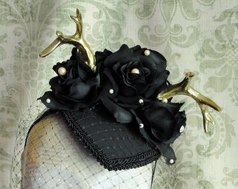 Gothic Teardrop Fascinator with Antlers,Black Victorian Mini Hat with Veil,Gothic Headpiece,Halloween,Black Flower Headdress-Made to Order