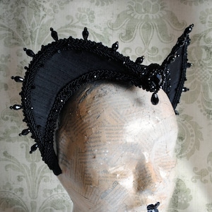 Gothic Vampire Headpiece,Festival Headpiece,Black Tudors Headdress,Dark Renaissance Costume Attifet,Gothic Headdress-Made to Order
