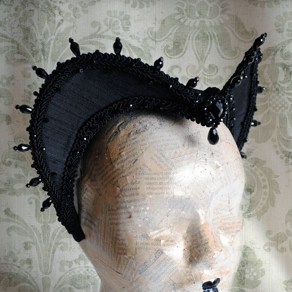 Gothic Vampire Headpiece,Festival Headpiece,Black Tudors Headdress,Dark Renaissance Costume Attifet,Gothic Headdress-Made to Order