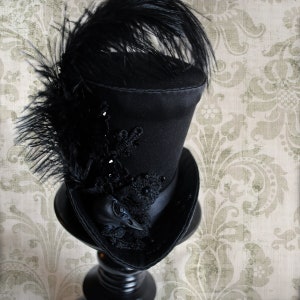 Edgar Allan Poe Mini Top Hat,Gothic Fascinator with Raven Skull,Victorian Mini Hat,Halloween Costume,Crow,Gothic Lolita-Made to Order