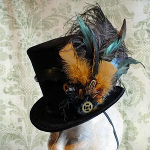 Steampunk Ladies Top Hat, Black Victorian Ridding Hat voor dames, Steampunk Fascinator, Mini Hoge Hoed met veren, Burning Man Hat-Made op bestelling