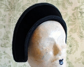 Black Velvet French Hood,Tudors Headdress,Gothic Lolita Headpiece,Dark Renaissance Costume,Gothic Headdress,Halo-Made to Order