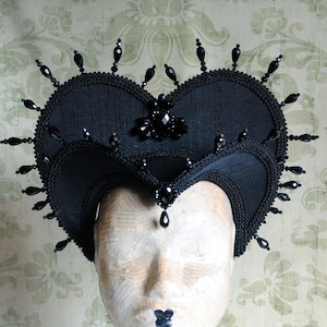 Dark Queen Gothic Headdress,Black Vampire Headpiece,Festival Headpiece,Black Tudors Headdress,Dark Renaissance Costume Attifet-Made to Order