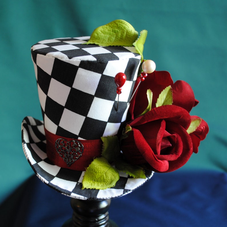LAST PIECES-Queen of Hearts Mini Top Hat Wed Seattle Mall Wonderland Mail order cheap in Alice