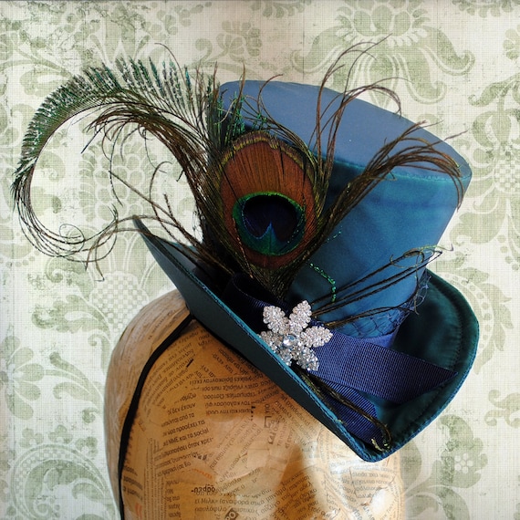 Kentucky Derby Hat With Peacock Feathers,green & Blue Ladies  display picture 1