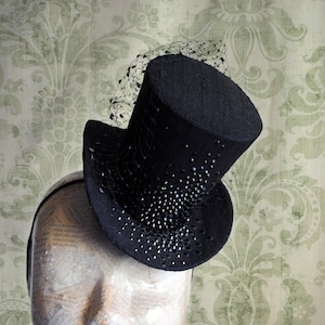 Mini chapeau haut de forme burlesque, chapeau bibi noir avec strass et voile, chapeau Moulin Rouge, chapeau de cocktail mousseux, mini chapeau haut de forme gothique-prêt à expédier