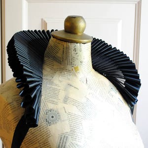 Black Elizabethan Standing Collar,Renaissance Collar,Elizabethan Ruff,Evil Queen Costume Collar,Gothic Wedding Accessories-Made to Order