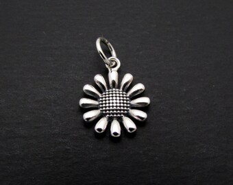Sterling Silver Daisy Pendant, Daisy Charm, Daisy Pendant, Sterling Silver Charm, Sterling Silver Pendant, Necklace Pendant, Necklace Charm
