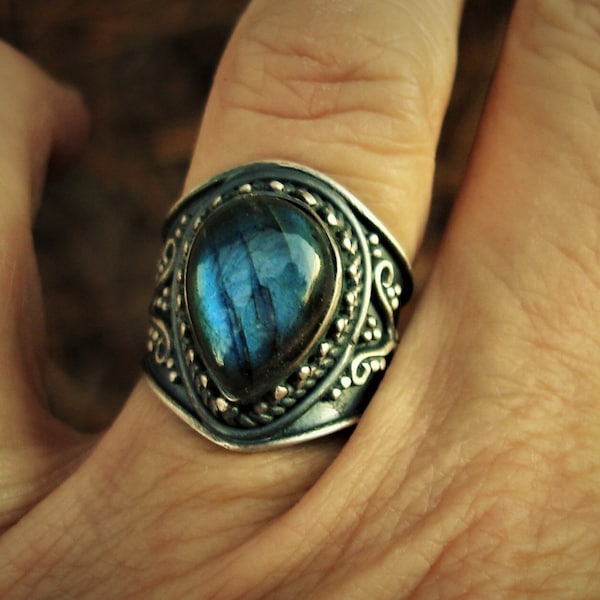 Labradorite ring size 6 1/2, oxidized silver rings