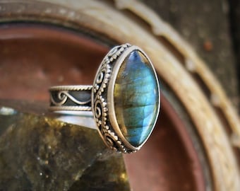 Labradorite ring in a size 6 3/4, oxidized sterling silver jewelry