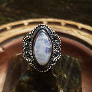 Moonstone ring size 8 1/2 in oxidized sterling silver
