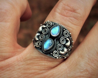 Moonstone ring size 7 3/4, oxidized sterling silver rings