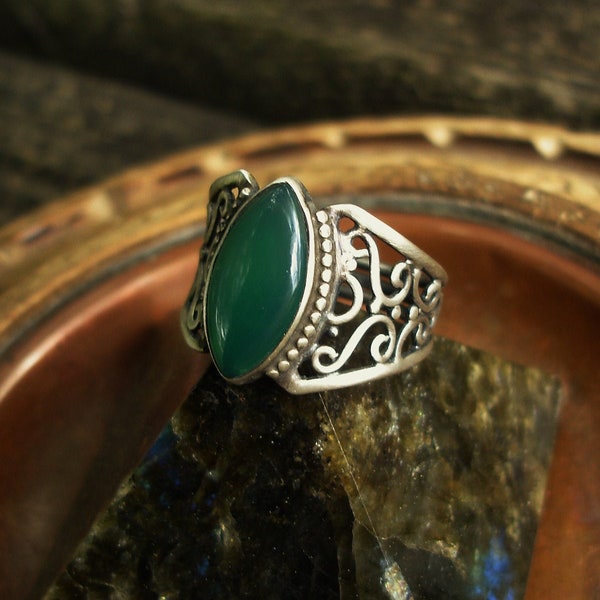 Green onyx ring size 9, oxidized silver rings