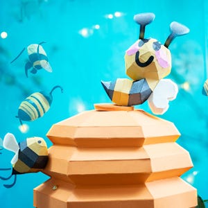 Bee and Panel Box Lowpoly papercraft Motion DiY Craft / Low Poly/ Papercraft/ 3D/ Papercraft Motion