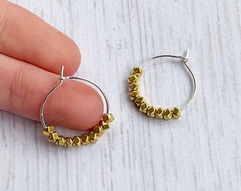 Pendientes de aro pequeños, pendientes de aro delicados, pendientes de aro pequeños, pendientes de oro y plata, pendientes de aro con cuentas de oro, pendientes de aro de oro y plata