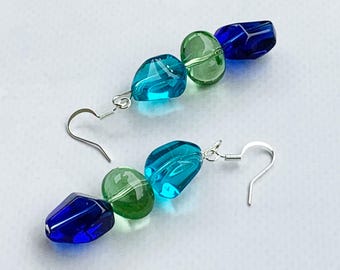 Beachy Earrings, Aqua Earrings Dangle, Beach Earrings Blue Green, Blue Glass Earrings, Summer Earrings Colorful, Long Blue Beaded Earrings