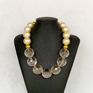 Faux Perlenkette, Chunky Perlenkette Gold, große Perlenkette, Creme Perlenkette, große Perlenkette, Perlen Statement Halskette