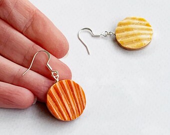 Gelb Orange Muschel Ohrringe - Mismatched Boho Strandschmuck mit Muscheln