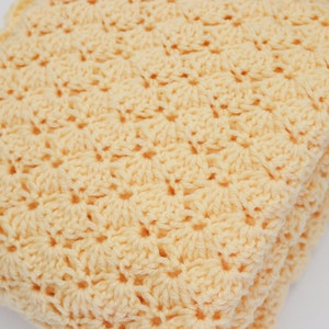 Patrón PDF de manta de bebé a crochet: Manta afgana con punto de concha amarilla
