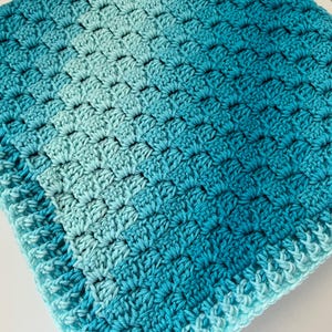 Couverture au crochet pour bébé, motif C2C, couverture pour bébé, motif afghan pour bébé, motif au crochet, d'un coin à l'autre, par Amanda Crochets