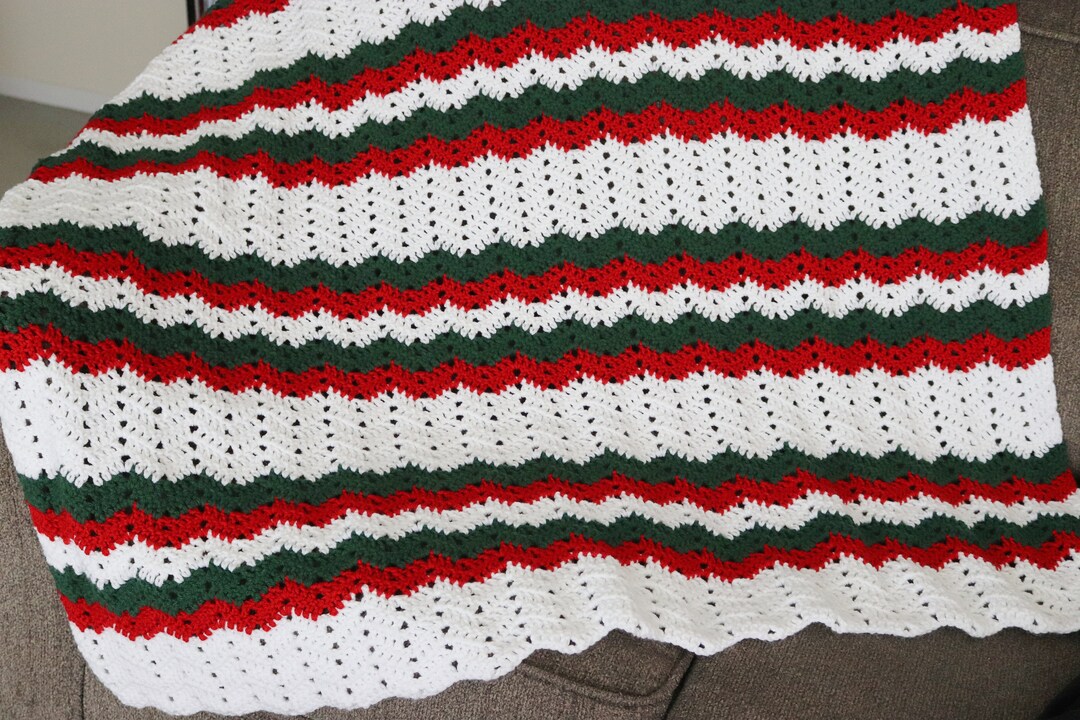 Crochet Christmas Throw Blanket Pattern, Ripple Stitch Blanket