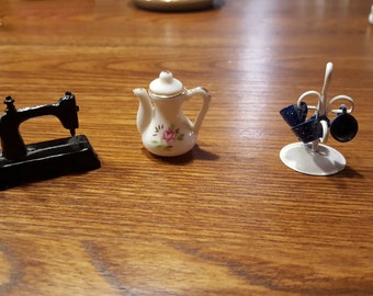 Mini Kitchen Accessories / Tea Set / Mini Sewing machine / Miniature Dollhouse set