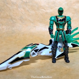 Power Rangers Mystic Force Green Ranger Mystic Racer action figure vehicle vintage Bandai