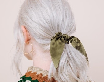 Silk Scrunchie Tie - Poison Ivy