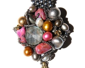 Encrusted Gem Pendant Jewelry Pattern: Beadweaving Design (PDF)