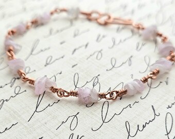 Kunzite Gemstone Chip Bracelet - Light Pink Stone Bracelet - Beaded Copper Wire Wrapped Bracelet - Natural Kunzite Stones - Gems Bracelet