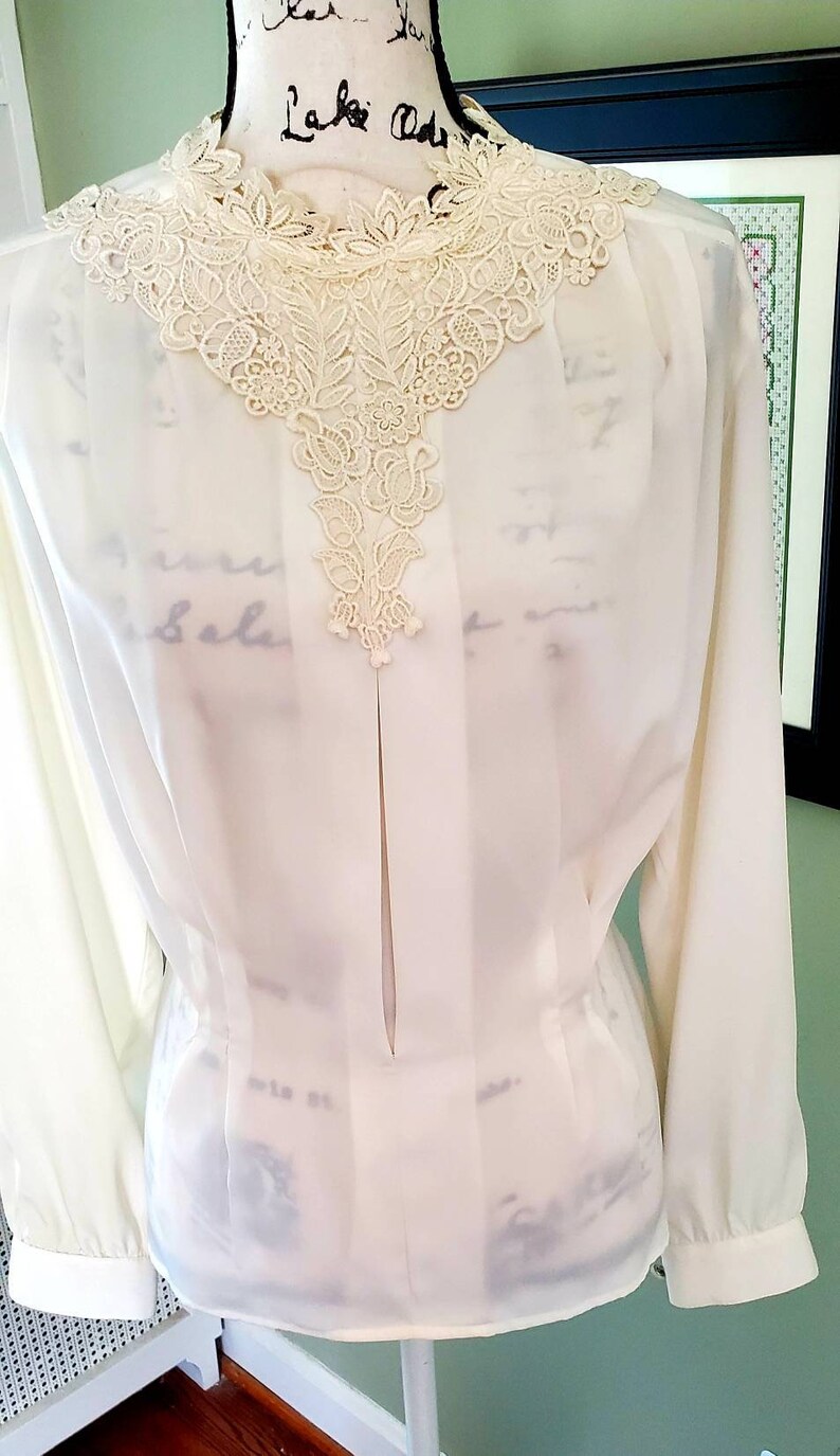 Very pretty Victorian...crocheted accents feminine blouse...Impressions..