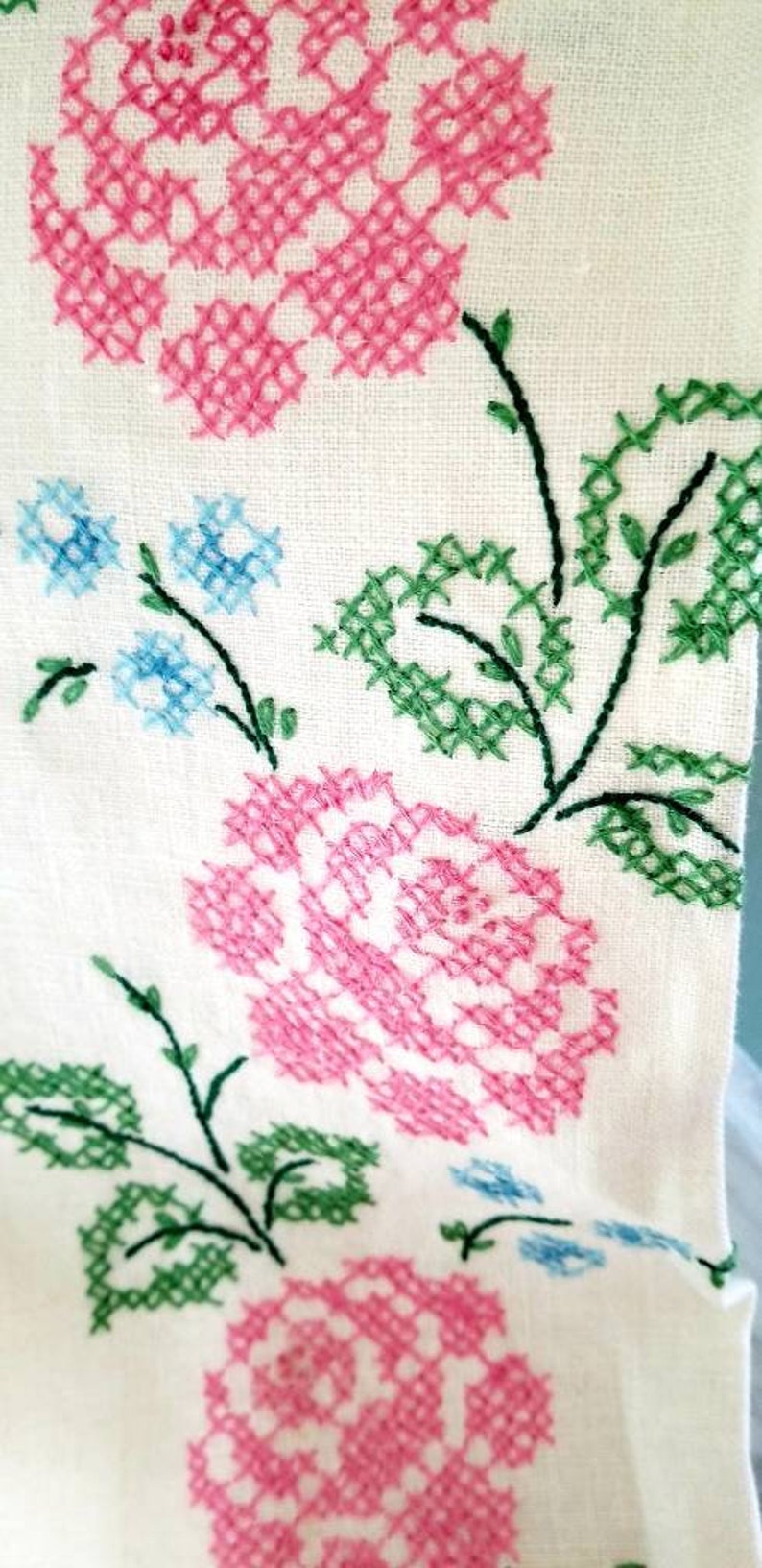 Vintage Linens Dresser Scarf Guest Towel Cross Stitch Roses