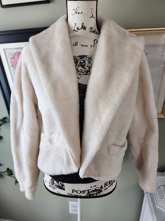 White Fluffy jacket...vintage...good condition...… - image 1