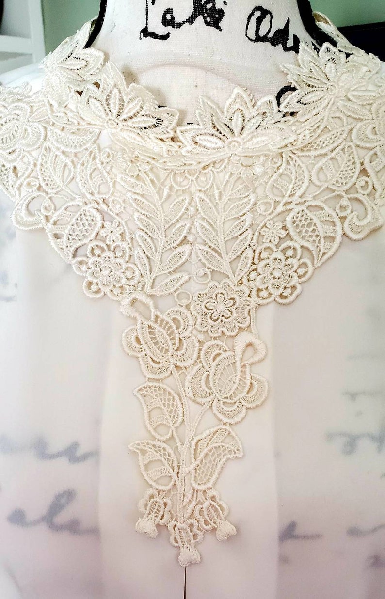 Very pretty Victorian...crocheted accents feminine blouse...Impressions..